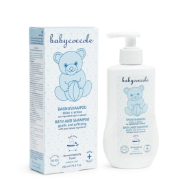 Sữa tắm gội chiết xuất hoa sen Babycoccole 250ml